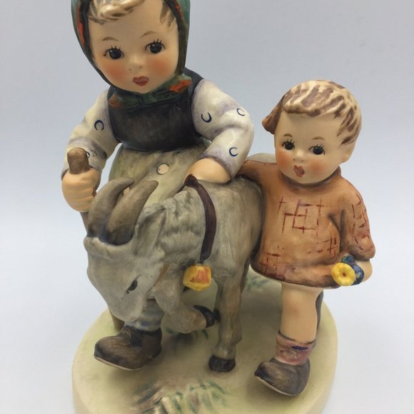 Goebel W. Germany "Homeward Bound" Figurine (with tag) #334 1975 - Picture 1 of 9